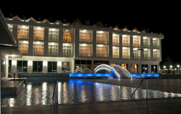 White Palace Hotel ヤロヴァ エクステリア 写真