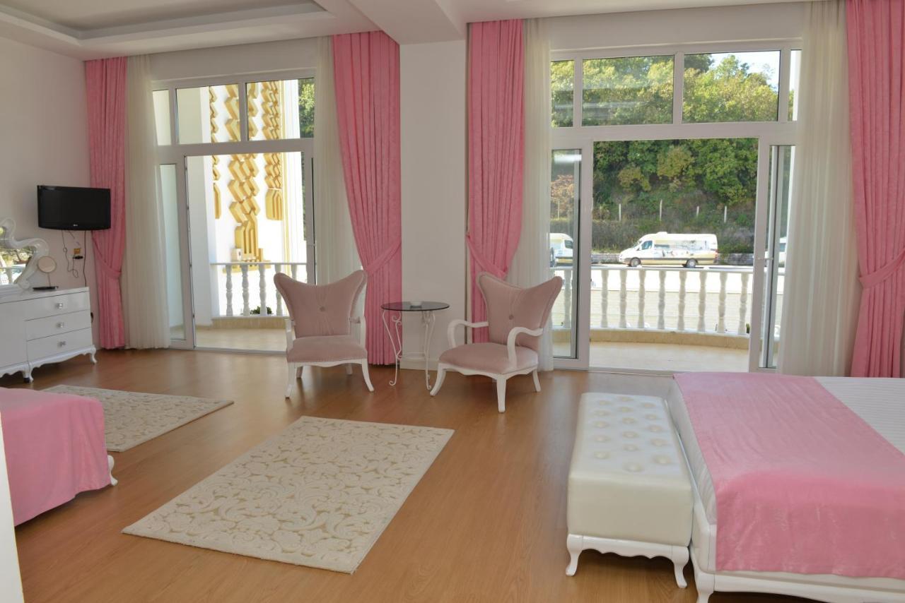 White Palace Hotel ヤロヴァ エクステリア 写真