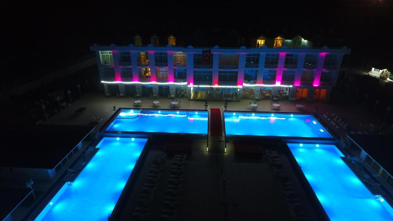 White Palace Hotel ヤロヴァ エクステリア 写真