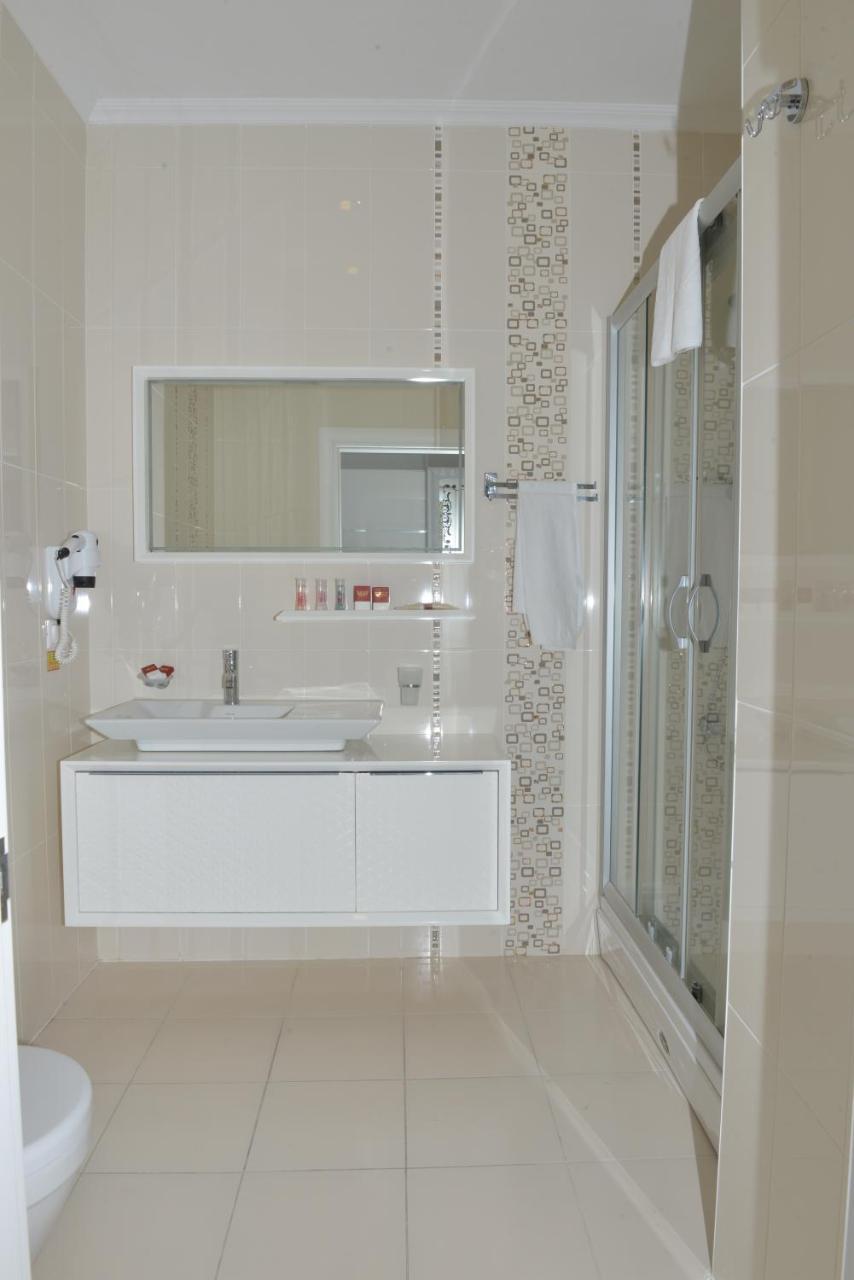 White Palace Hotel ヤロヴァ エクステリア 写真