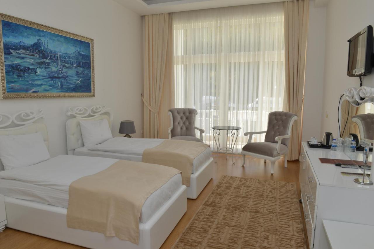White Palace Hotel ヤロヴァ エクステリア 写真
